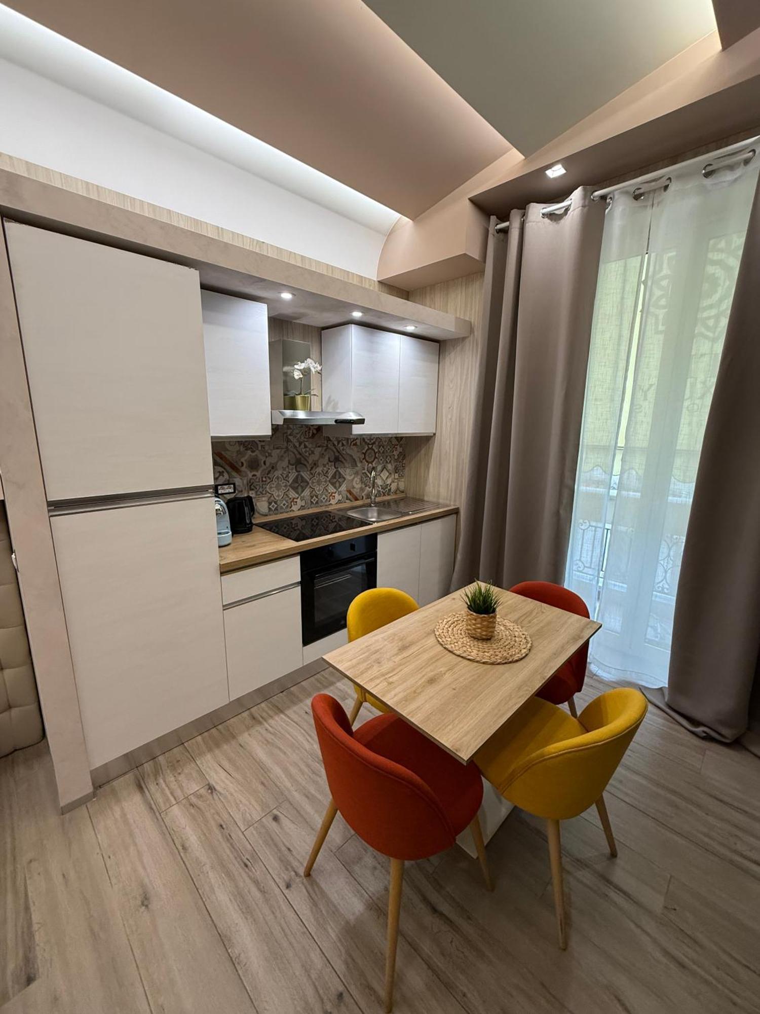 Th Luxury Rooms & Apartment Giardini Naxos Eksteriør bilde